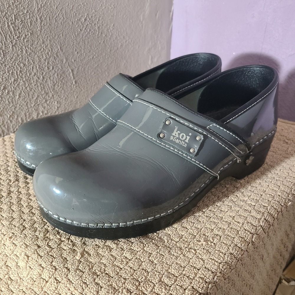 Koi Sanita Clogs Women 40 Grey Good Patent Leather Professional Nursing Shoes - Picture 3 of 11